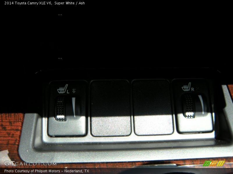 Super White / Ash 2014 Toyota Camry XLE V6