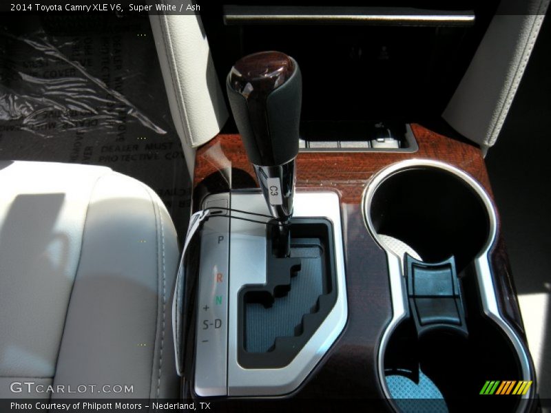 Super White / Ash 2014 Toyota Camry XLE V6