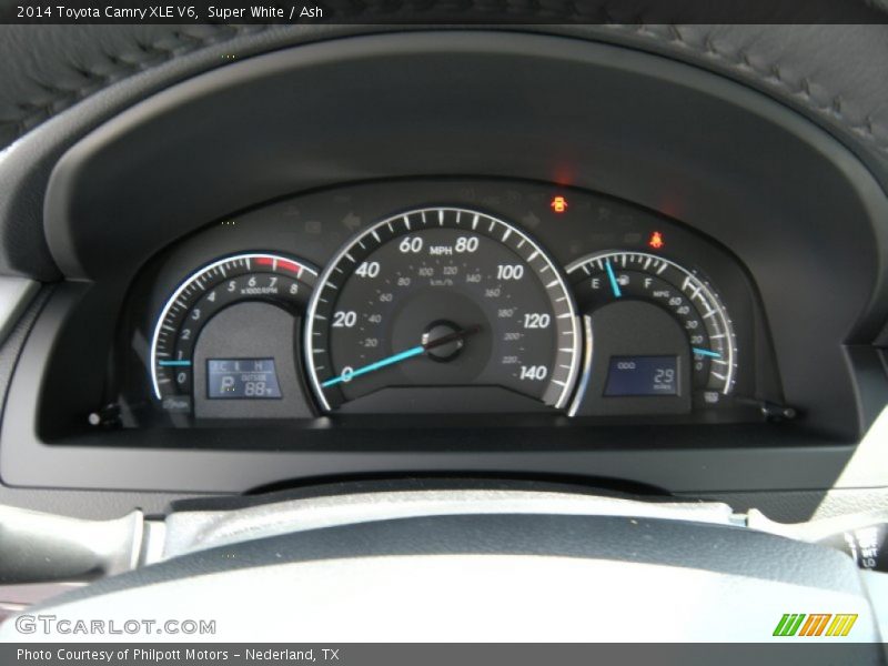 Super White / Ash 2014 Toyota Camry XLE V6