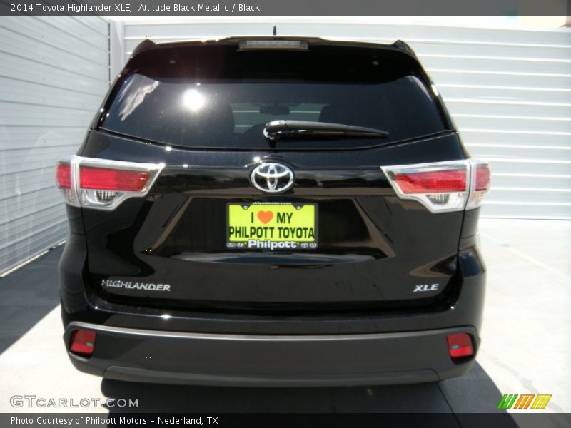 Attitude Black Metallic / Black 2014 Toyota Highlander XLE