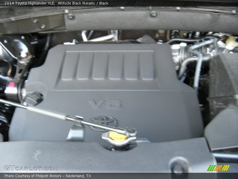 Attitude Black Metallic / Black 2014 Toyota Highlander XLE