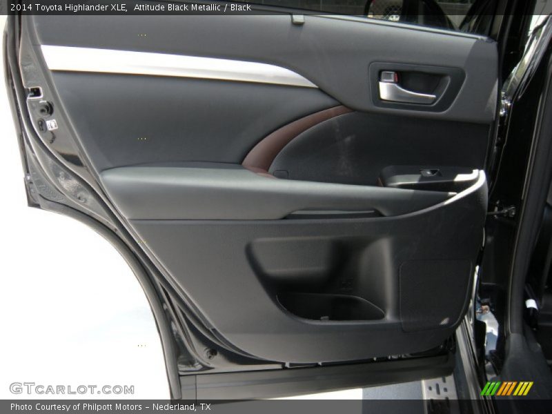 Attitude Black Metallic / Black 2014 Toyota Highlander XLE