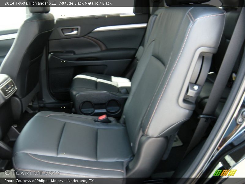 Attitude Black Metallic / Black 2014 Toyota Highlander XLE