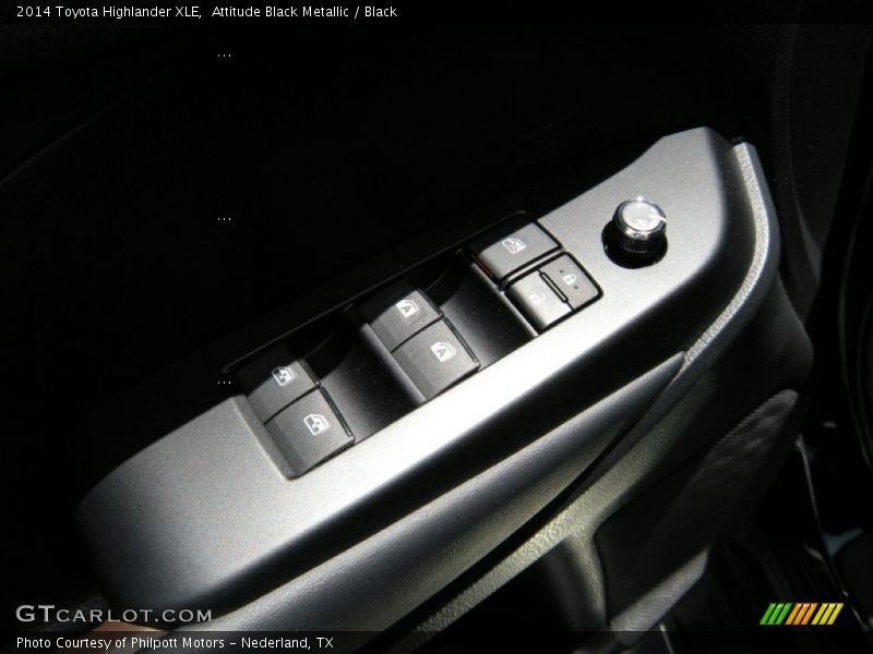 Attitude Black Metallic / Black 2014 Toyota Highlander XLE