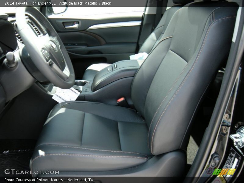 Attitude Black Metallic / Black 2014 Toyota Highlander XLE