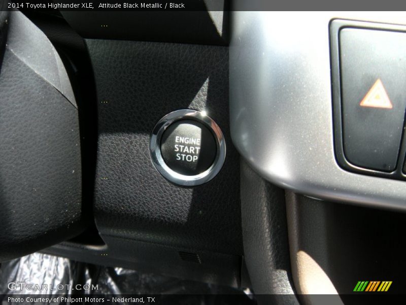 Attitude Black Metallic / Black 2014 Toyota Highlander XLE