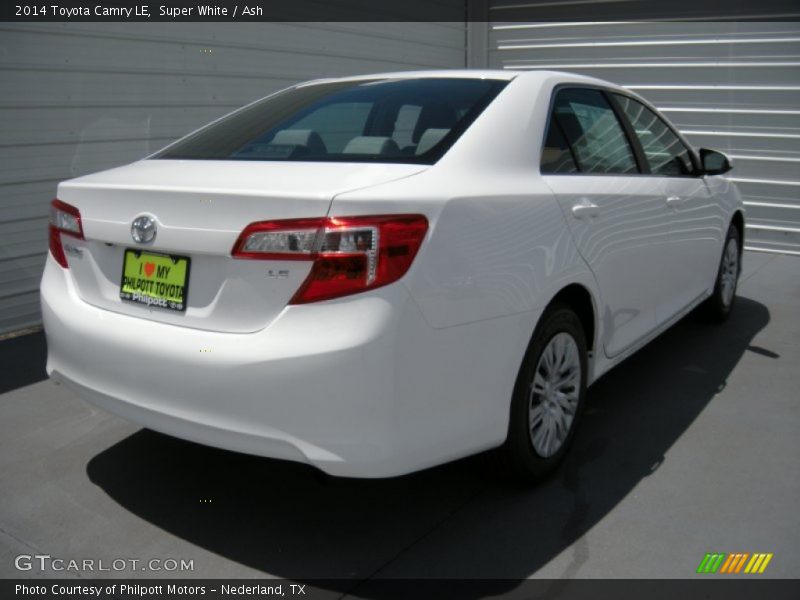 Super White / Ash 2014 Toyota Camry LE