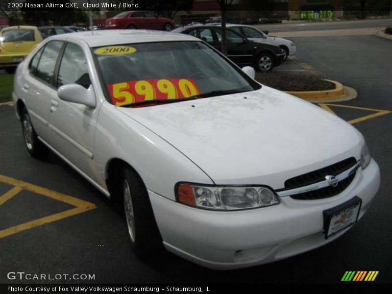 Cloud White / Blond 2000 Nissan Altima GXE