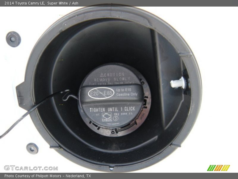 Super White / Ash 2014 Toyota Camry LE