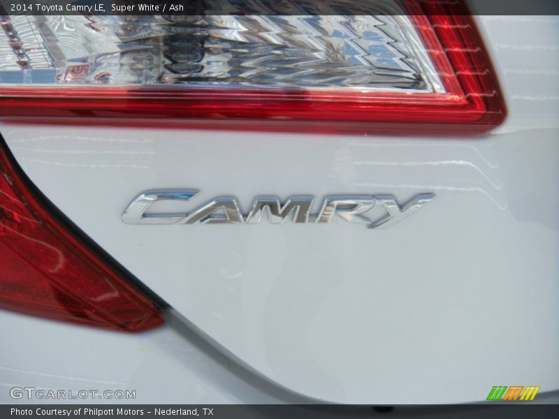 Super White / Ash 2014 Toyota Camry LE