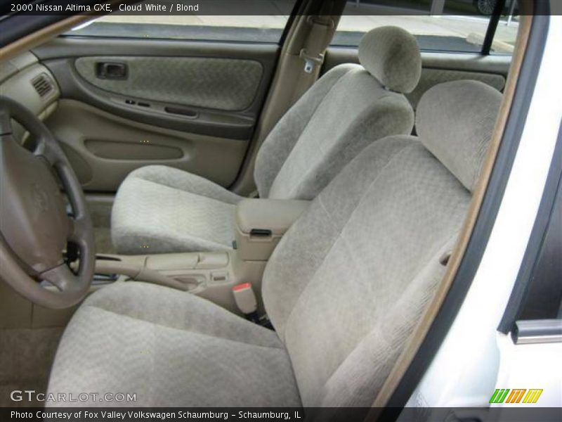 Cloud White / Blond 2000 Nissan Altima GXE