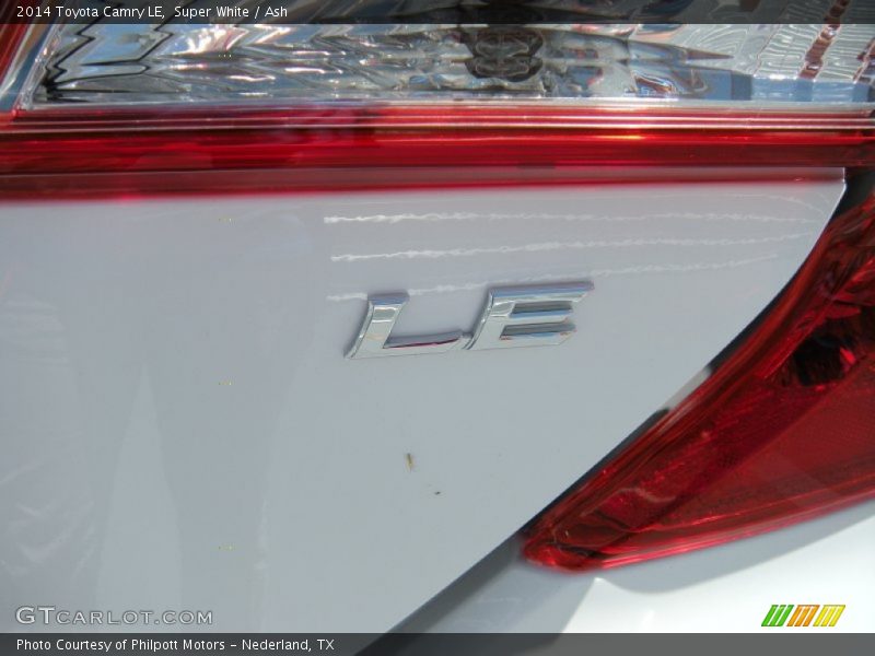 Super White / Ash 2014 Toyota Camry LE