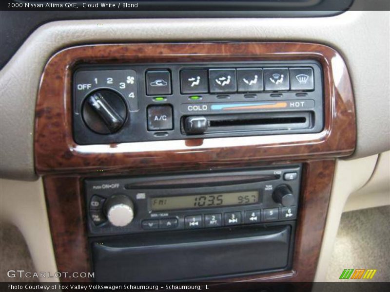 Cloud White / Blond 2000 Nissan Altima GXE