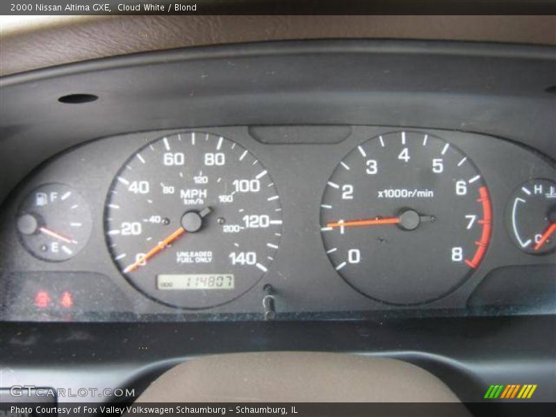 Cloud White / Blond 2000 Nissan Altima GXE