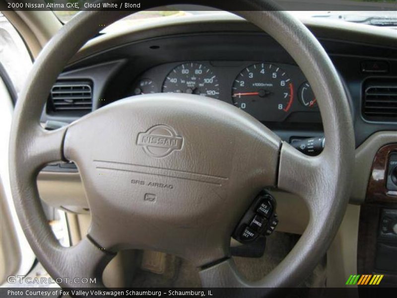 Cloud White / Blond 2000 Nissan Altima GXE