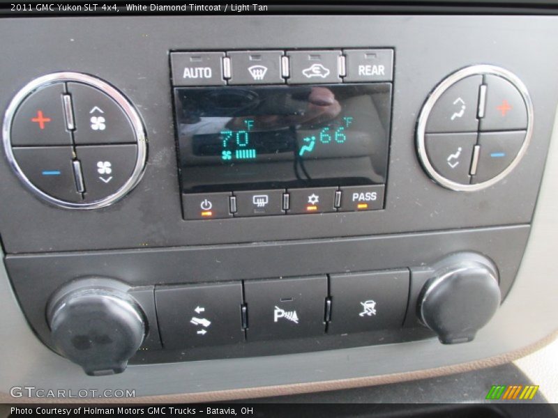 White Diamond Tintcoat / Light Tan 2011 GMC Yukon SLT 4x4