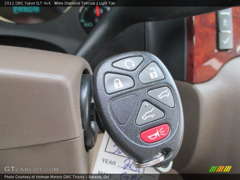 White Diamond Tintcoat / Light Tan 2011 GMC Yukon SLT 4x4