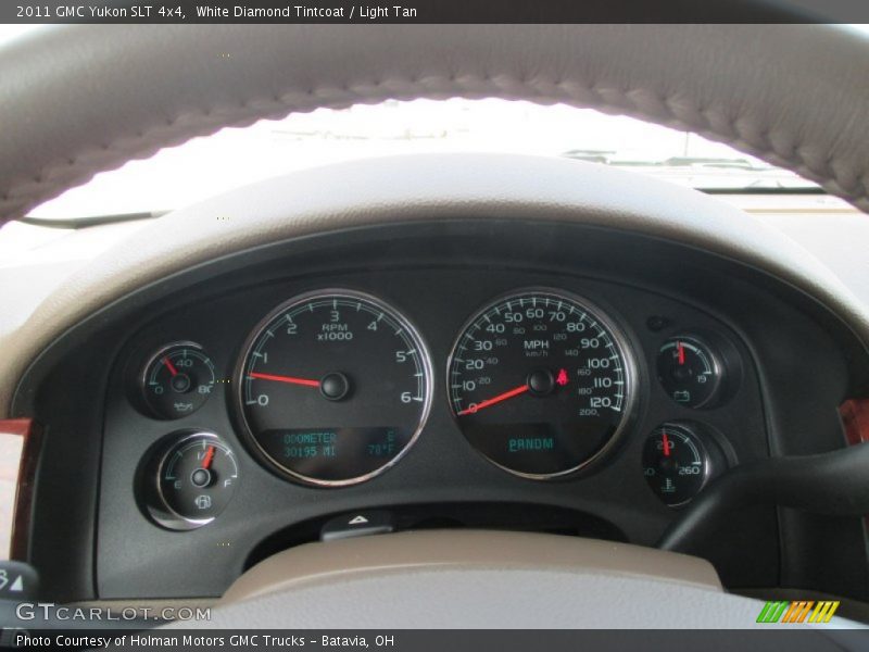 White Diamond Tintcoat / Light Tan 2011 GMC Yukon SLT 4x4