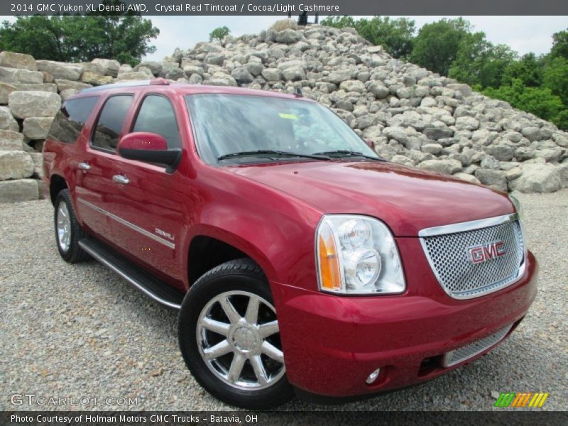 Front 3/4 View of 2014 Yukon XL Denali AWD