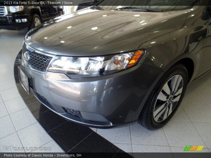 Titanium / Stone 2013 Kia Forte 5-Door EX