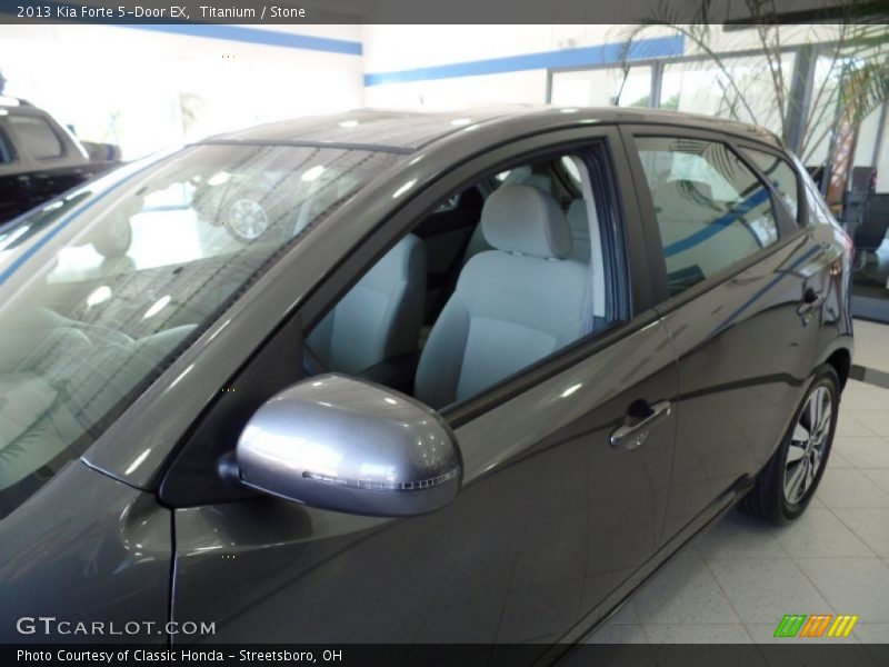 Titanium / Stone 2013 Kia Forte 5-Door EX