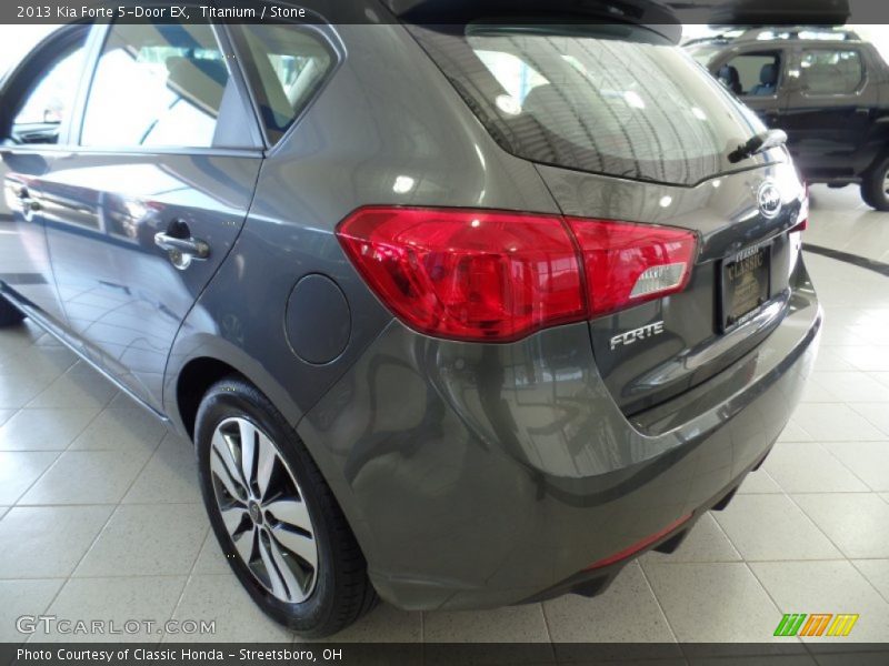 Titanium / Stone 2013 Kia Forte 5-Door EX