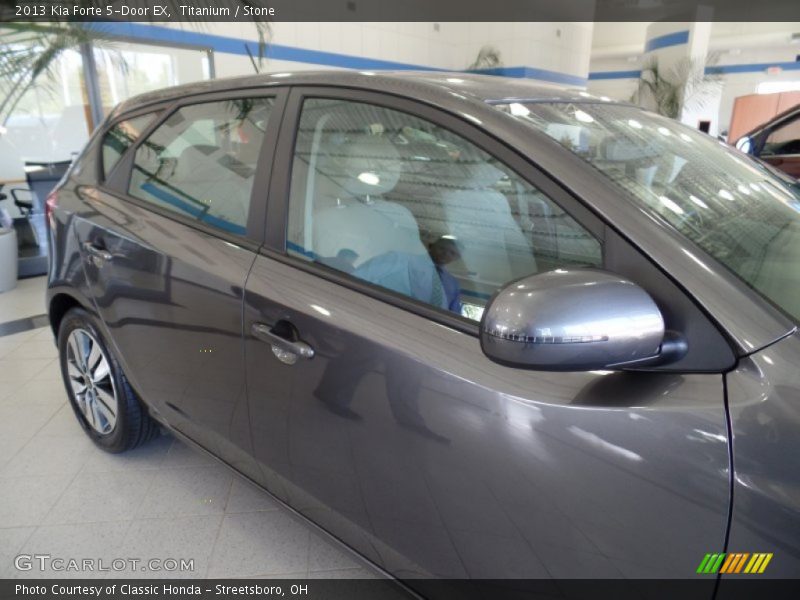 Titanium / Stone 2013 Kia Forte 5-Door EX