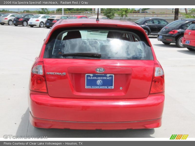 Radiant Red / Gray 2006 Kia Spectra Spectra5 Hatchback