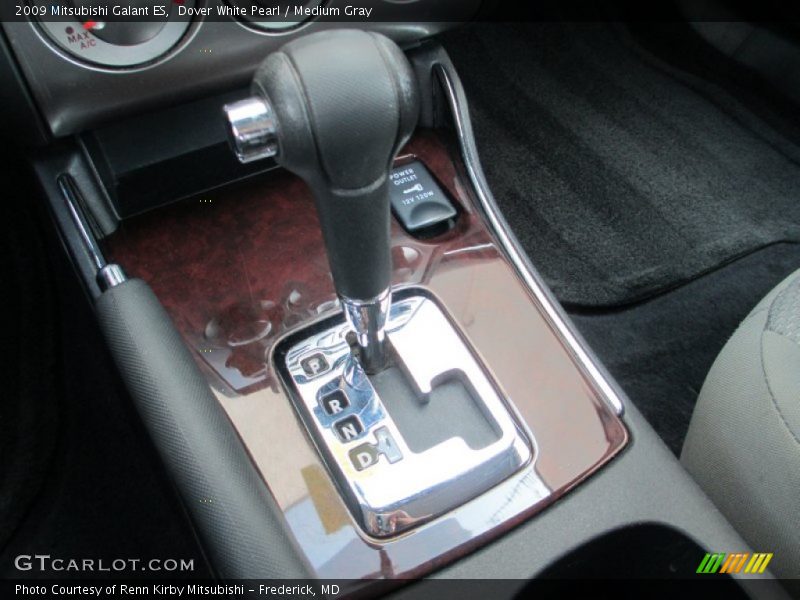 Dover White Pearl / Medium Gray 2009 Mitsubishi Galant ES