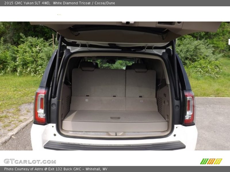 White Diamond Tricoat / Cocoa/Dune 2015 GMC Yukon SLT 4WD