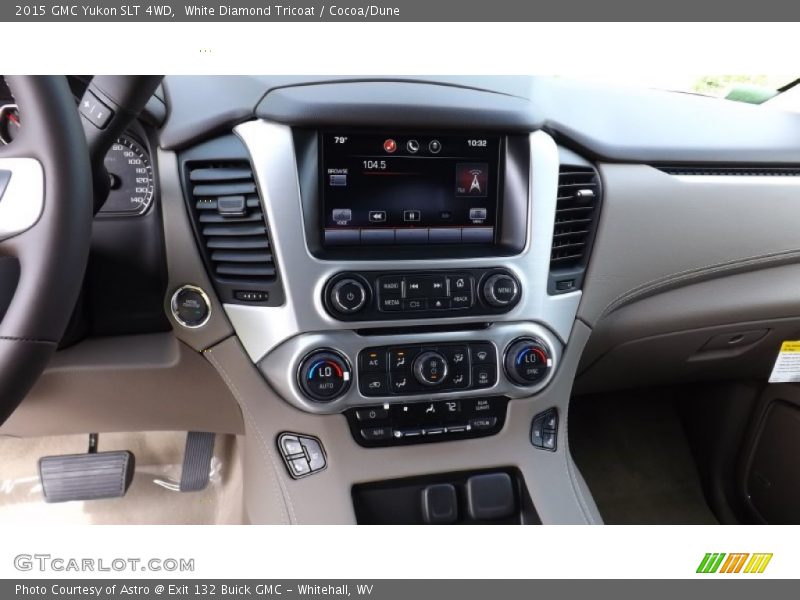 White Diamond Tricoat / Cocoa/Dune 2015 GMC Yukon SLT 4WD