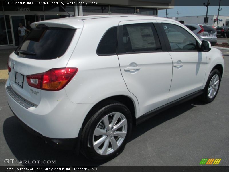 White Pearl / Black 2014 Mitsubishi Outlander Sport ES