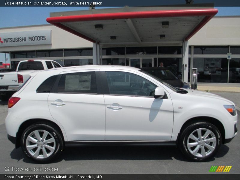 White Pearl / Black 2014 Mitsubishi Outlander Sport ES