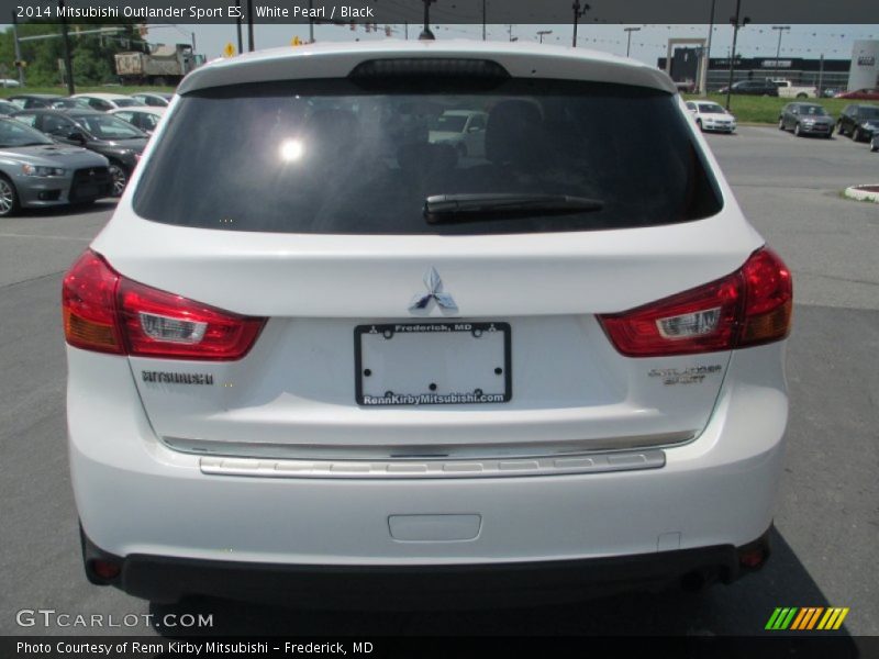 White Pearl / Black 2014 Mitsubishi Outlander Sport ES