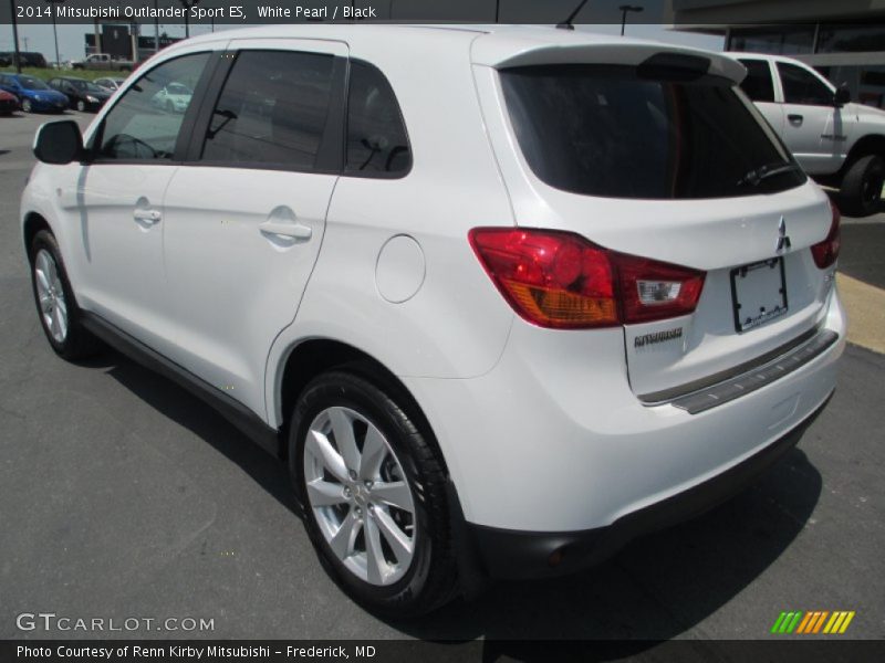 White Pearl / Black 2014 Mitsubishi Outlander Sport ES