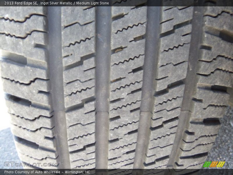 Ingot Silver Metallic / Medium Light Stone 2013 Ford Edge SE