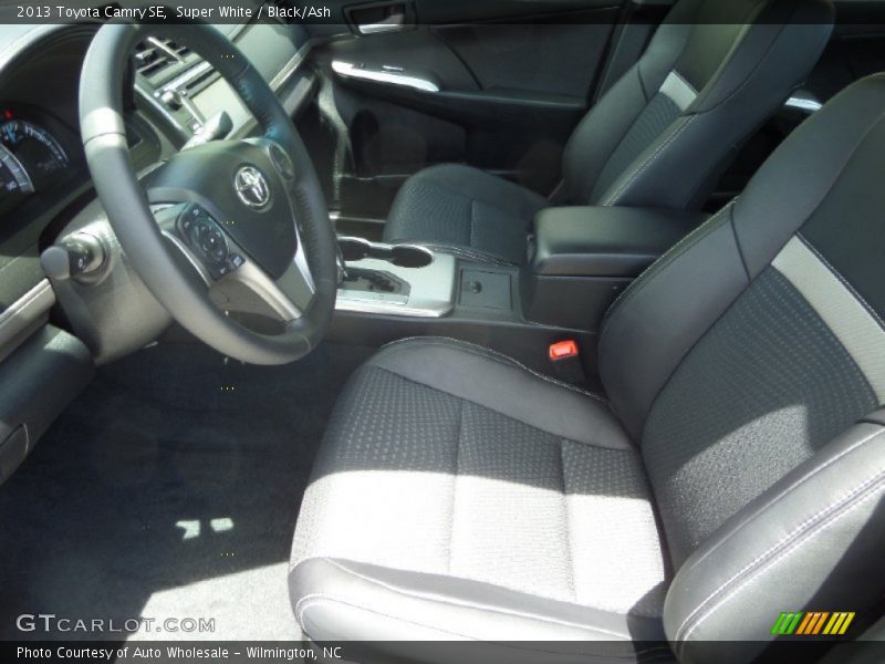 Super White / Black/Ash 2013 Toyota Camry SE