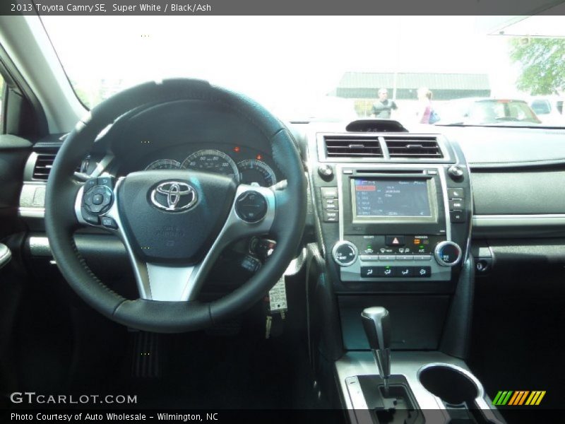 Super White / Black/Ash 2013 Toyota Camry SE