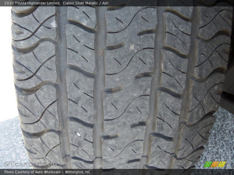 Classic Silver Metallic / Ash 2010 Toyota Highlander Limited