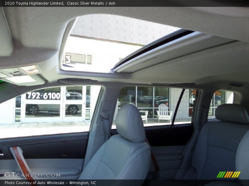 Classic Silver Metallic / Ash 2010 Toyota Highlander Limited
