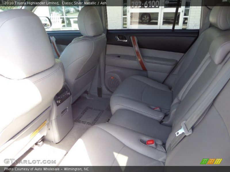 Classic Silver Metallic / Ash 2010 Toyota Highlander Limited