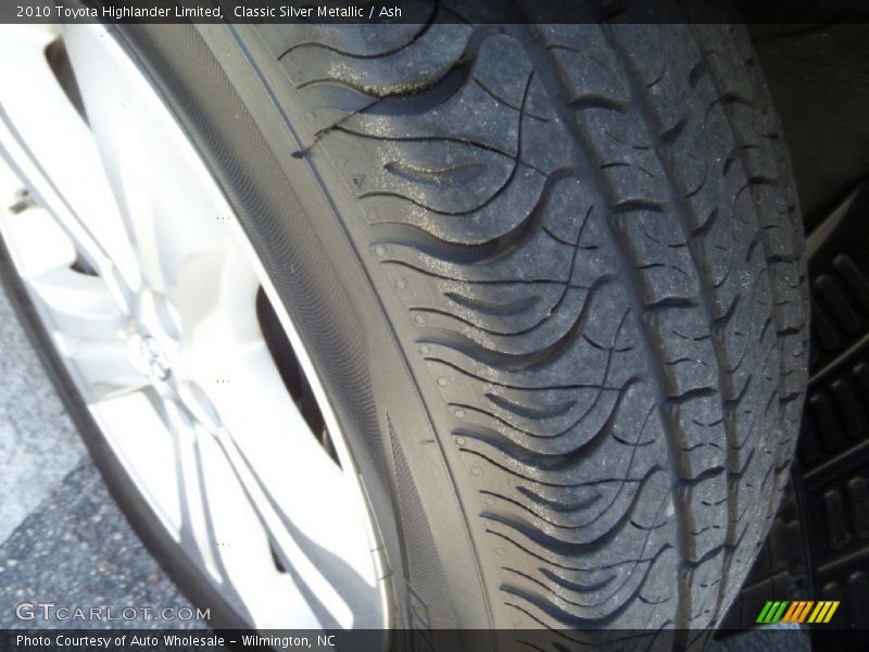 Classic Silver Metallic / Ash 2010 Toyota Highlander Limited