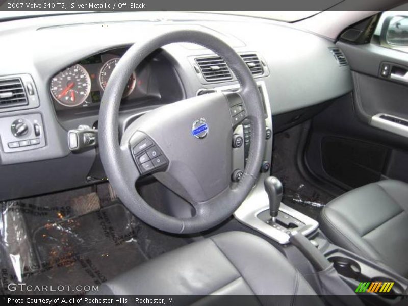 Silver Metallic / Off-Black 2007 Volvo S40 T5