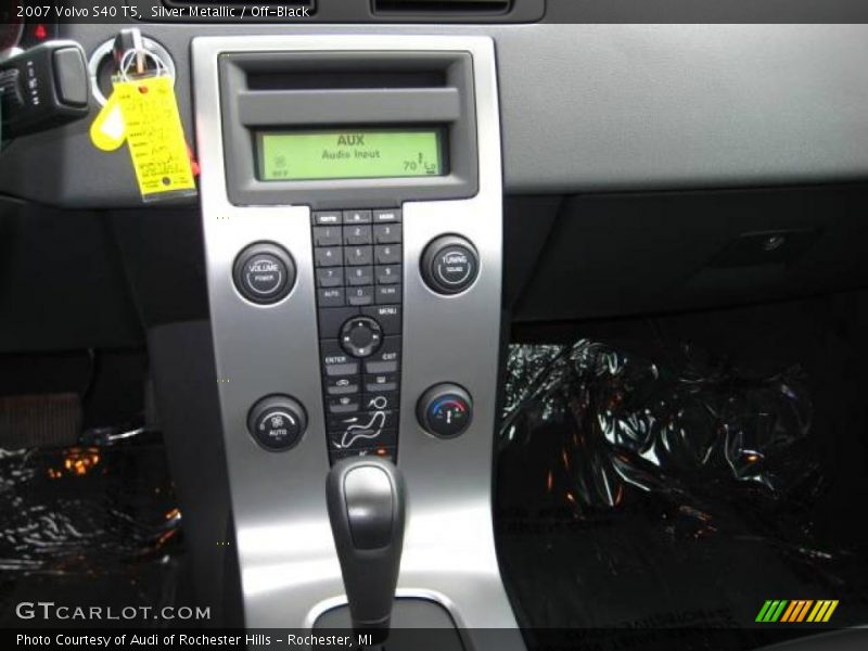 Silver Metallic / Off-Black 2007 Volvo S40 T5