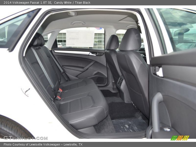 Candy White / Titan Black 2014 Volkswagen Passat 1.8T SE