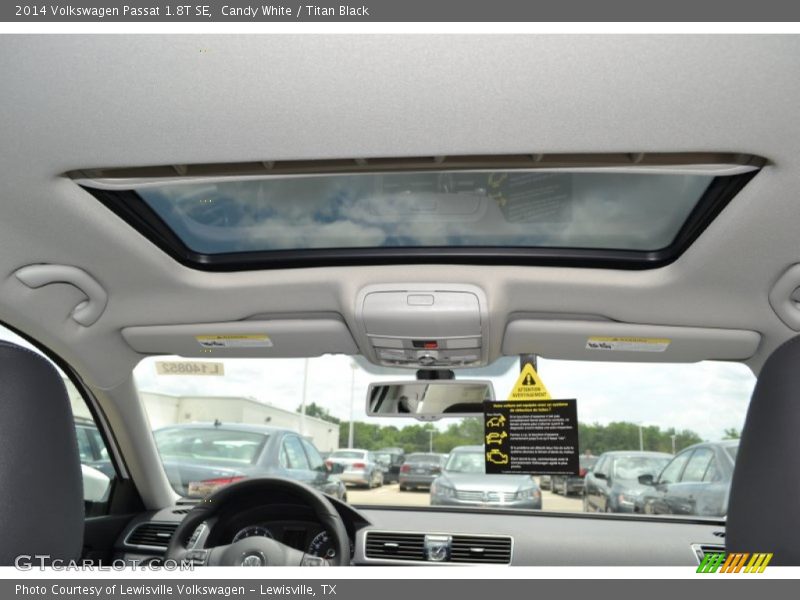 Candy White / Titan Black 2014 Volkswagen Passat 1.8T SE