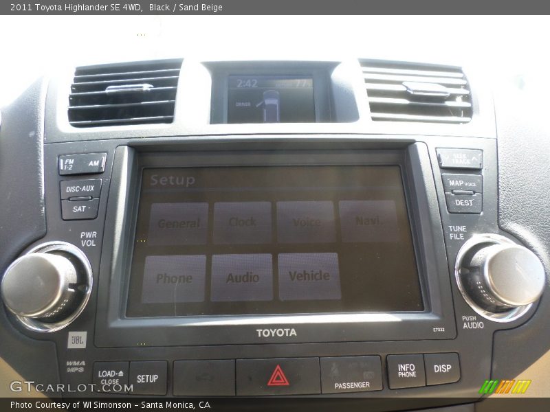 Black / Sand Beige 2011 Toyota Highlander SE 4WD