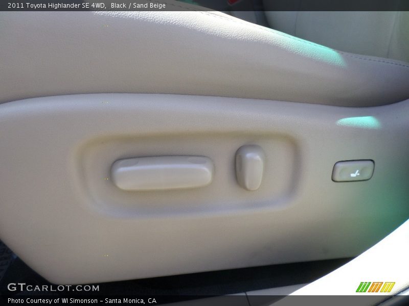 Black / Sand Beige 2011 Toyota Highlander SE 4WD
