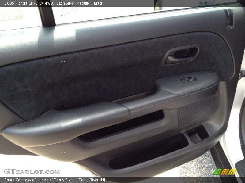 Satin Silver Metallic / Black 2005 Honda CR-V LX 4WD