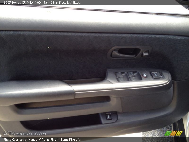 Satin Silver Metallic / Black 2005 Honda CR-V LX 4WD